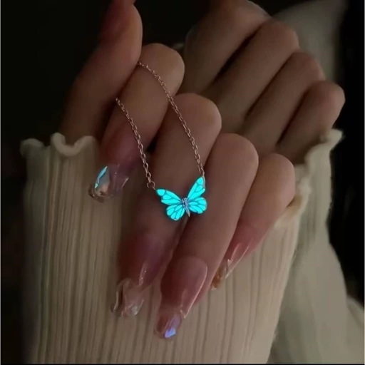 گردنبند پروانه شب تاب